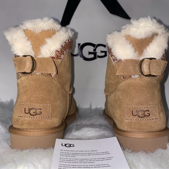 UGG Boots woman size 10 Classic mini Taslyn boot in Chestnut color New - Picture 13 of 15
